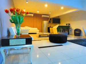 Gallery image of Santorini by J&G Vacation Homes in Skudai