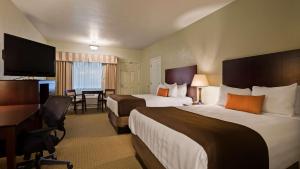 Best Western Plus Bayshore Inn