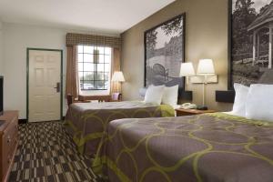 Gallery image of Super 8 by Wyndham Chatsworth/Dalton in Chatsworth