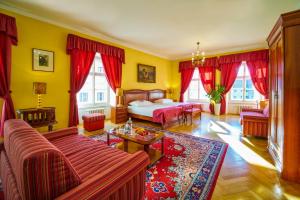 Posteľ alebo postele v izbe v ubytovaní Josephine Old Town Square Hotel - Czech Leading Hotels
