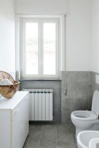 A bathroom at Casa Adriana Még 24 kép