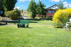 Um jardim em Cabañas Normana Inn