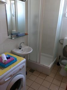 Ένα μπάνιο στο Dedic Apartment