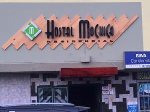 Certificato, attestato, insegna o altro documento esposto da Hostal Residencial Mochica