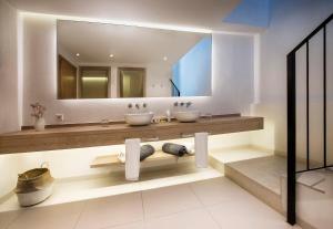 Zdjęcie z galerii obiektu Gatzara Suites Santa Gertrudis w mieście Santa Gertrudis de Fruitera