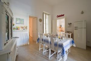 A kitchen or kitchenette at Nuvole Barocche