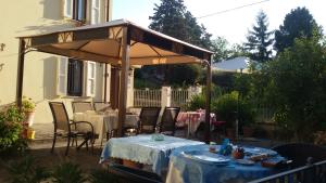 Un restaurant sau alt loc unde se poate mânca la B&B Il Giardino