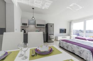 Kuchyň nebo kuchyňský kout v ubytování Apartment Srima