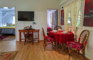 Fotografie z fotogalerie ubytování Tropical Anuenue Cottage v destinaci Keaau + 14 fotografií