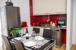 Kuchyň nebo kuchyňský kout v ubytování Fantastic Apartment Marilyn Orlando 85