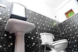 Koupelna v ubytování Eco Diamond Palace