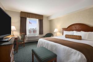 Postel nebo postele na pokoji v ubytování Travelodge by Wyndham Strathmore