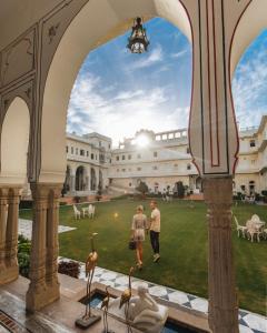 Επισκέπτες που μένουν στο The Raj Palace (Small Luxury Hotels of the World)