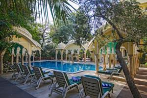 Bazén v ubytování Alsisar Haveli - Heritage Hotel nebo v jeho okolí