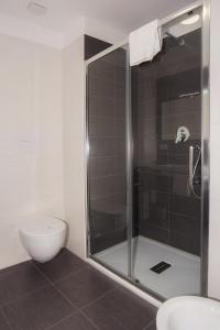 Hotel Leopardi的一间浴室