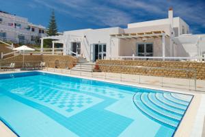 The swimming pool at or close to Perigiali