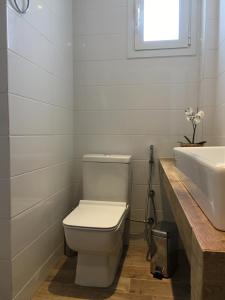 A bathroom at Alegria Kefalonia