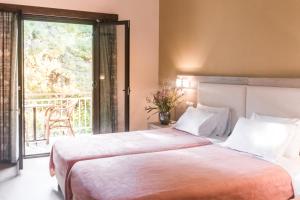 Gallery image of The Delfini Hotel in Agia Marina Aegina