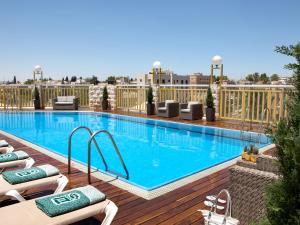 Bazén v ubytování Dan Panorama Jerusalem Hotel nebo v jeho okolí