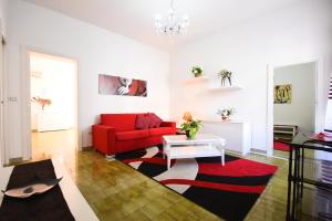 A seating area at Villa Loriand