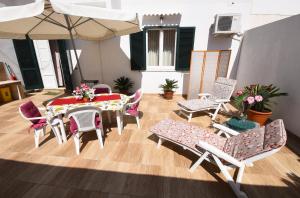 A seating area at Villa Loriand