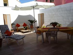 A seating area at Villa Loriand