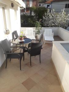 Balkón nebo terasa v ubytování Apartments Šime
