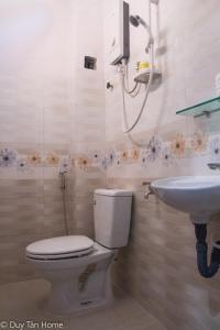 Phòng tắm tại Duy Tan Home