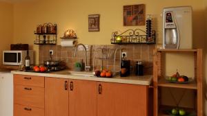 A kitchen or kitchenette at The Rose Trail