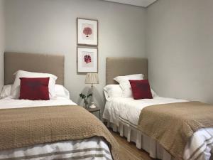 Posteľ alebo postele v izbe v ubytovaní Apartamento las doblas , parking gratis