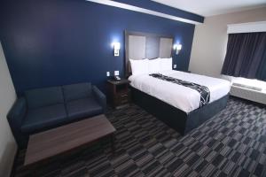 Postel nebo postele na pokoji v ubytování Home Inn and Suites Memphis