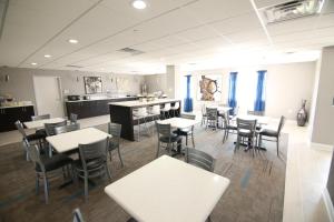 Kuchyň nebo kuchyňský kout v ubytování Home Inn and Suites Memphis