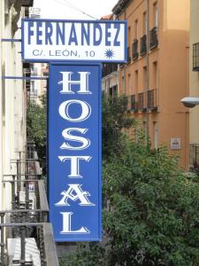 Certyfikat, podpis lub inny dokument wystawiony w obiekcie Hostal Fernandez