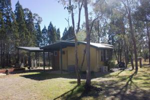 Whiskey Gully Cottages外面的花园