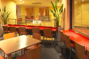 Restoran või mõni muu söögikoht majutusasutuses Chisun Inn Nagoya