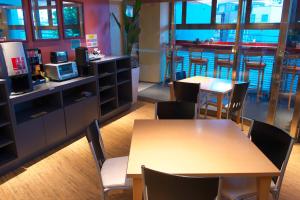 Restoran või mõni muu söögikoht majutusasutuses Chisun Inn Nagoya