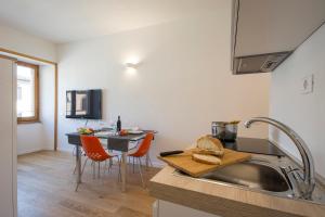 Küche/Küchenzeile in der Unterkunft Alinari Apartment