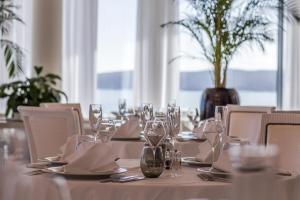 Reštaurácia alebo iné gastronomické zariadenie v ubytovaní Luxury Hotel Amabilis