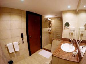Casa Mare Resort - ex, Royal Tulip Beach Resort的一间浴室