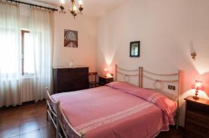 Ένα ή περισσότερα κρεβάτια σε δωμάτιο στο La Verna House