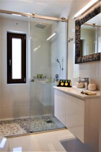 Ванна кімната в Villa Evangelia