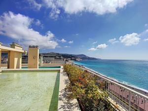Gallery image of Nestor&Jeeves - SUITE ROYAL LUXEMBOURG - Central - Swimming pool on roof in Nice