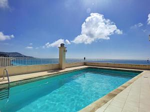 Gallery image of Nestor&Jeeves - SUITE ROYAL LUXEMBOURG - Central - Swimming pool on roof in Nice