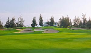 Golf facilities sa resort o sa malapit