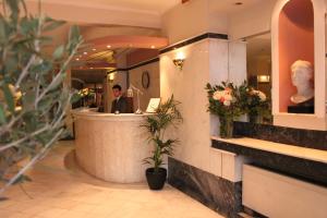 Vstupní hala nebo recepce v ubytování Achillion Hotel