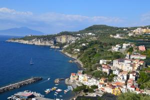 a view of the amalfi coast in positano at Casa Grace in Massa Lubrense