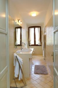 A bathroom at Claudio Appartamenti