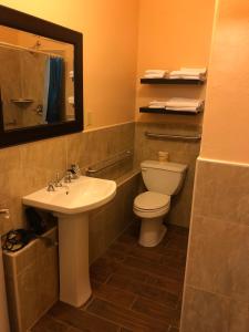 Afbeelding uit fotogalerij van 2172 main st in Morro Bay