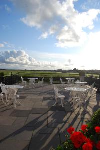 Rõdu või terrass majutusasutuses The Listowel Arms Hotel