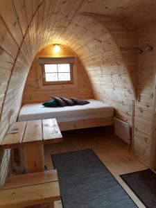 Кровать или кровати в номере Fossatun Camping Pods & Cottages - Sleeping Bag Accommodation